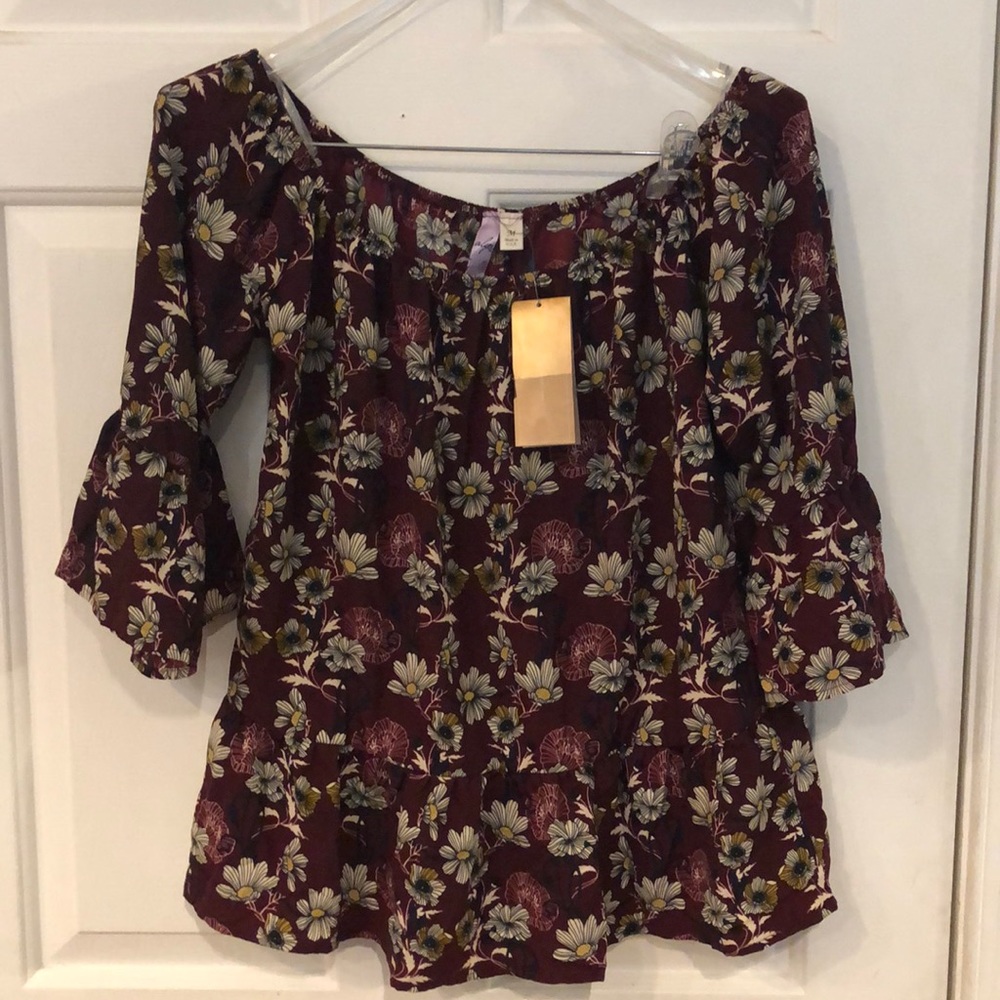 Francescas Floral Top Size M NWT